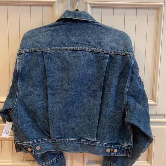NWT distressed Gap Denim Jacket - Picture 4 of 4